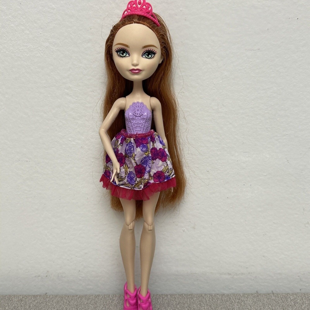 Ever After High Holly O'Hair Doll, Includes Hair‎ Curler. - Picture 2 of 6